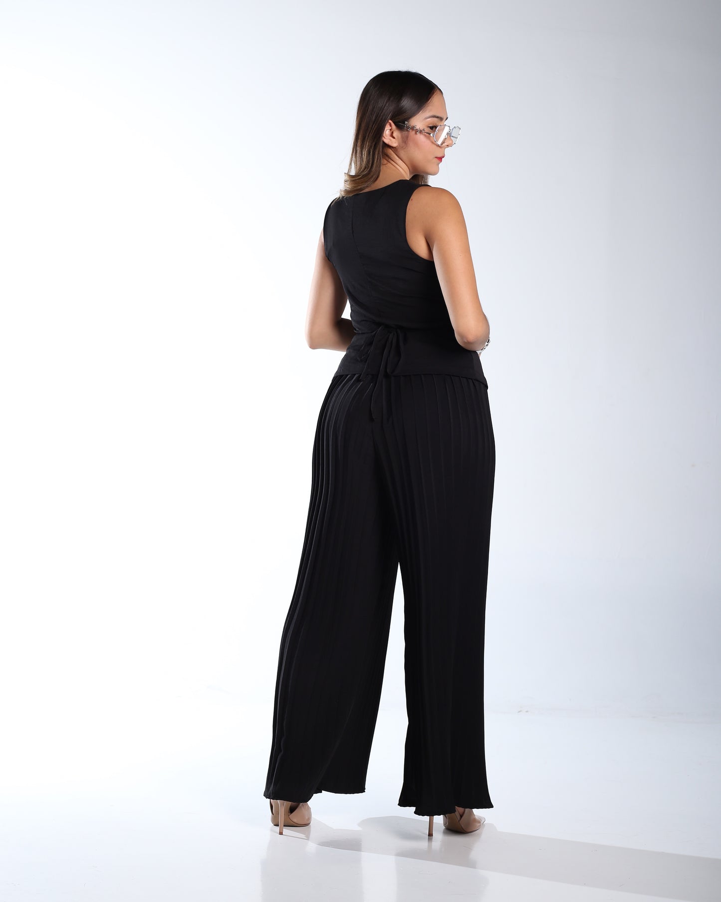 Conjunto negro plisado