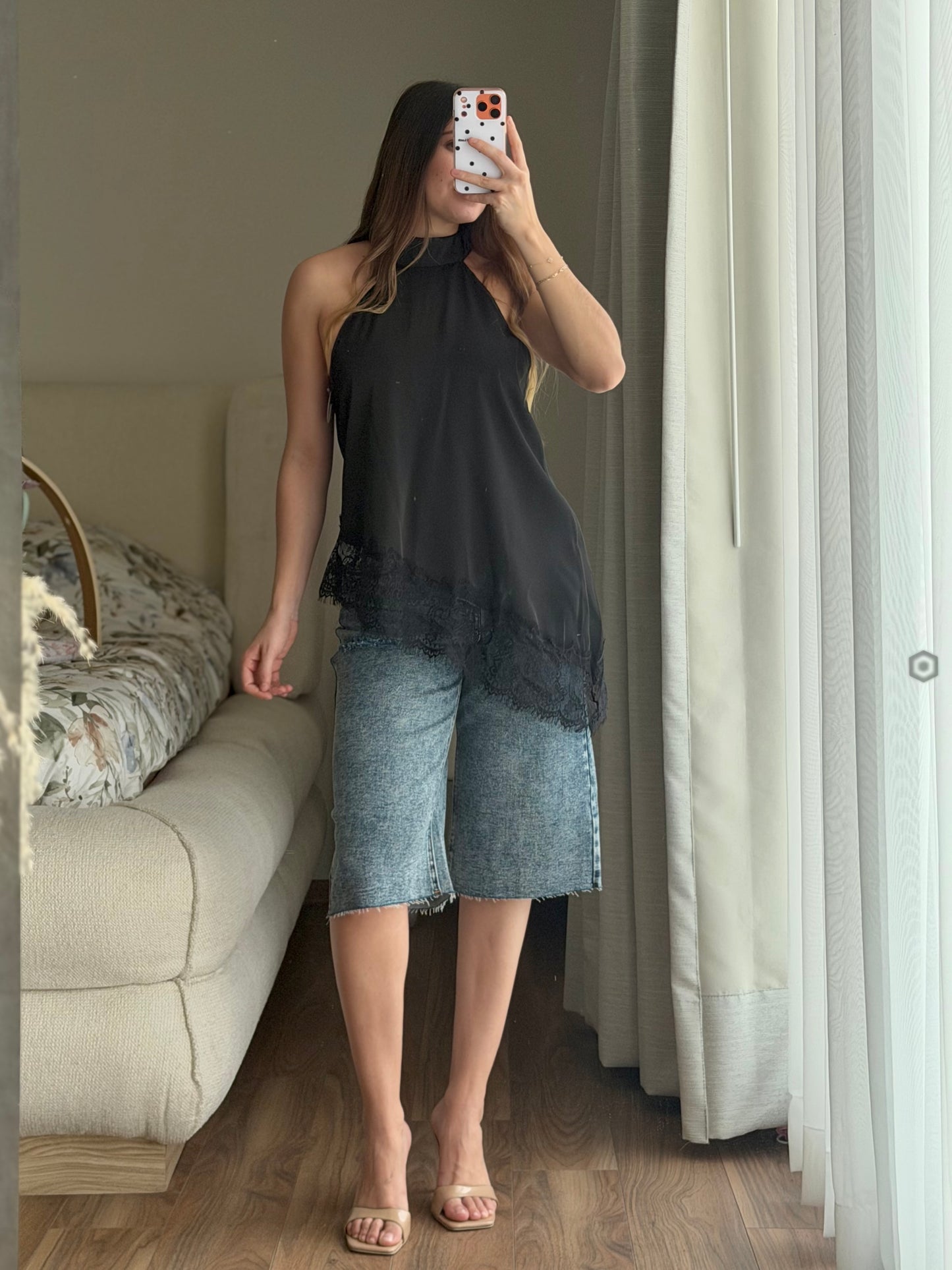 Blusa encaje asimétrica