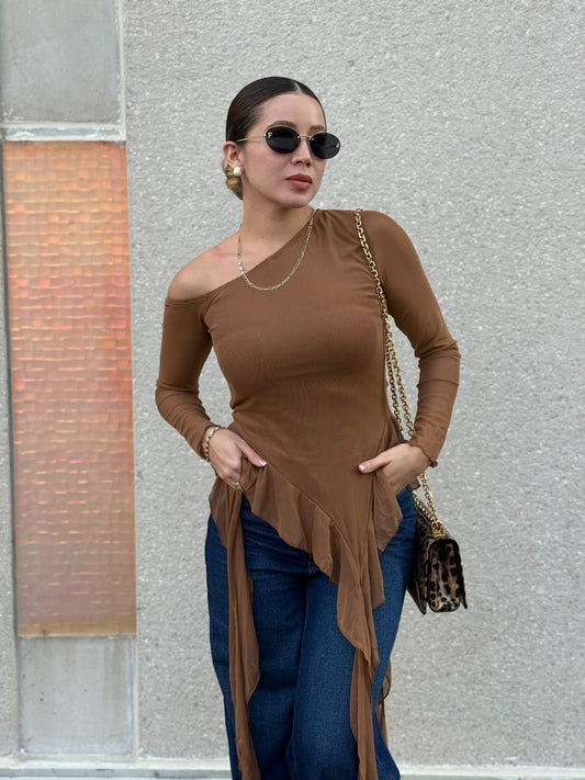 Blusa café con tiras