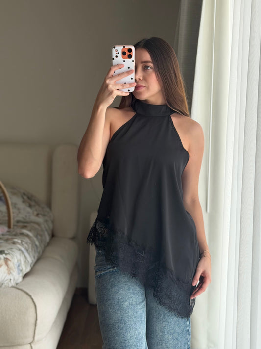 Blusa encaje asimétrica