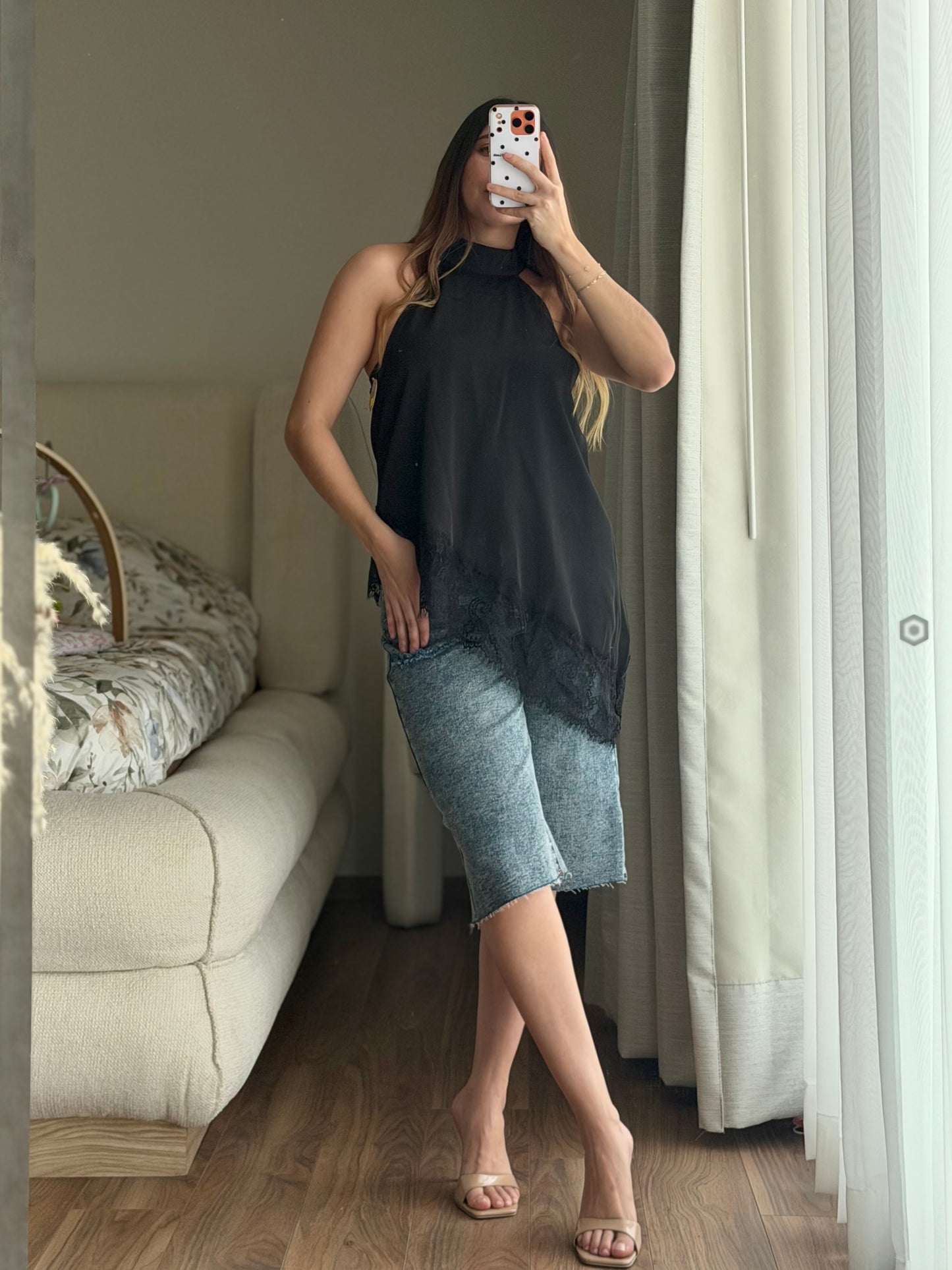 Blusa encaje asimétrica