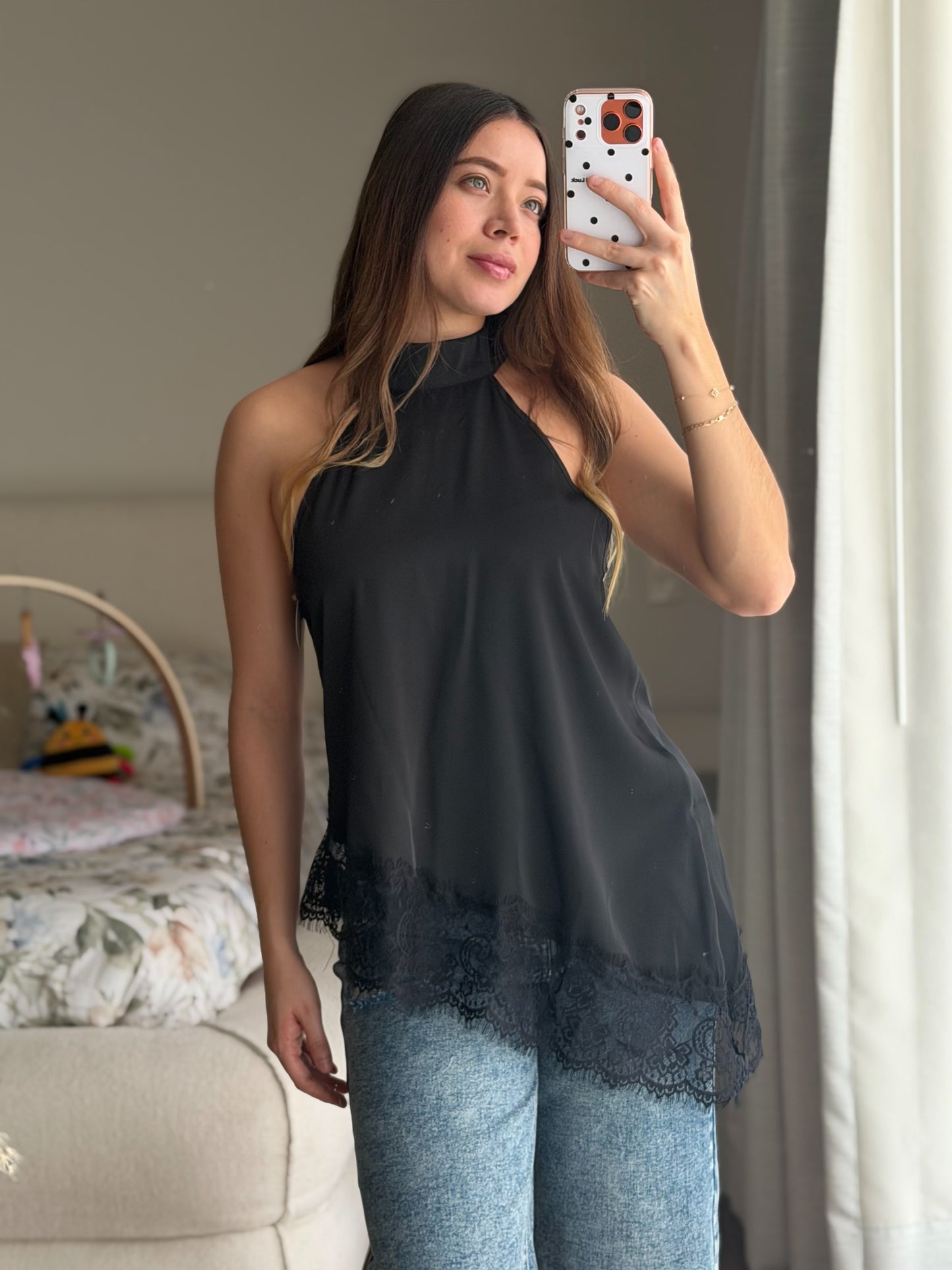Blusa encaje asimétrica